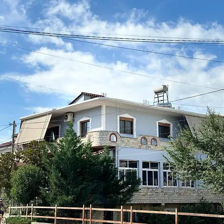Adi Hoxha Guest house *