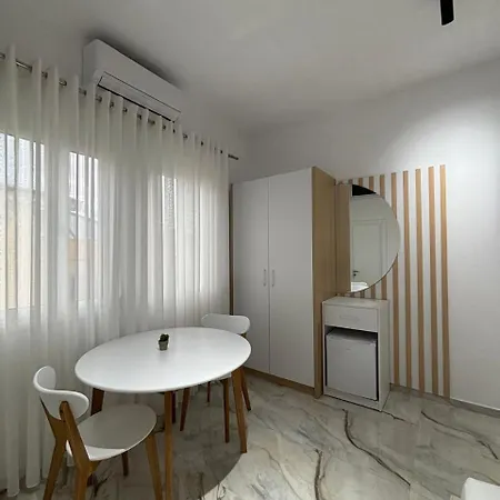Adi Hoxha Guest house