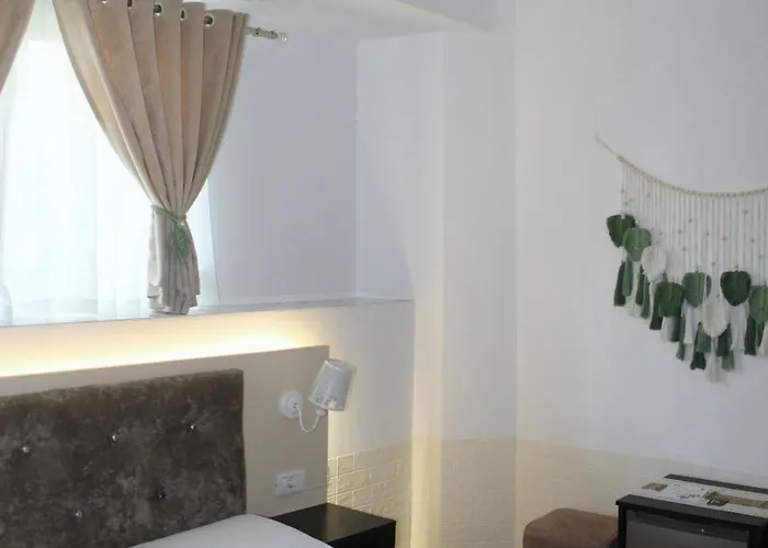 Adi Hoxha Guest house Berat