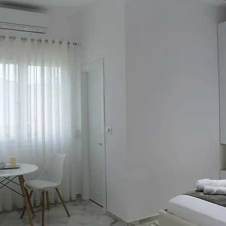 بيت ضيافة Adi Hoxha *